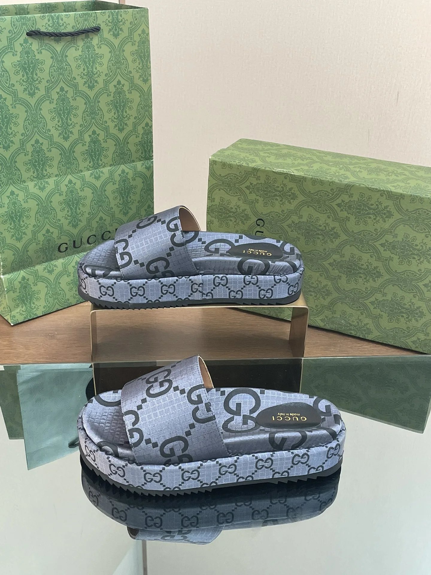 Gucci Sandals Monogram — 5