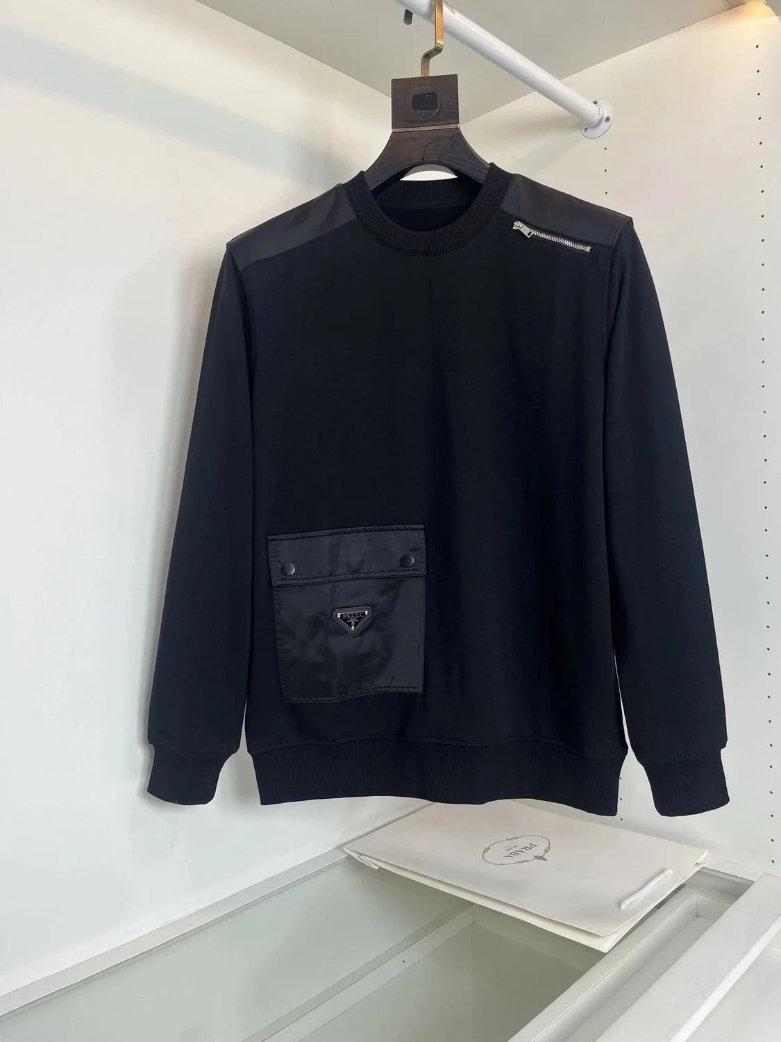 黑色（三角标口袋)