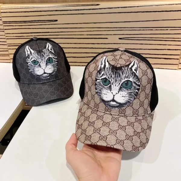 Gucci Cat Print GG Supreme Baseball Cap Beige and Gray - 1