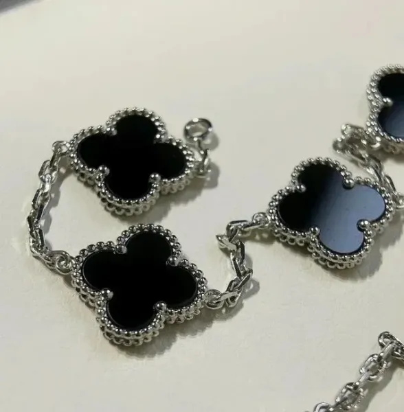 Van Cleef & Arpels Alhambra Four-Leaf Clover Black Onyx Bracelet - 1