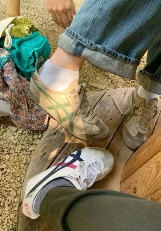 Onitsuka Tiger Mexico 66 Metallic Gold Sneakers - 9