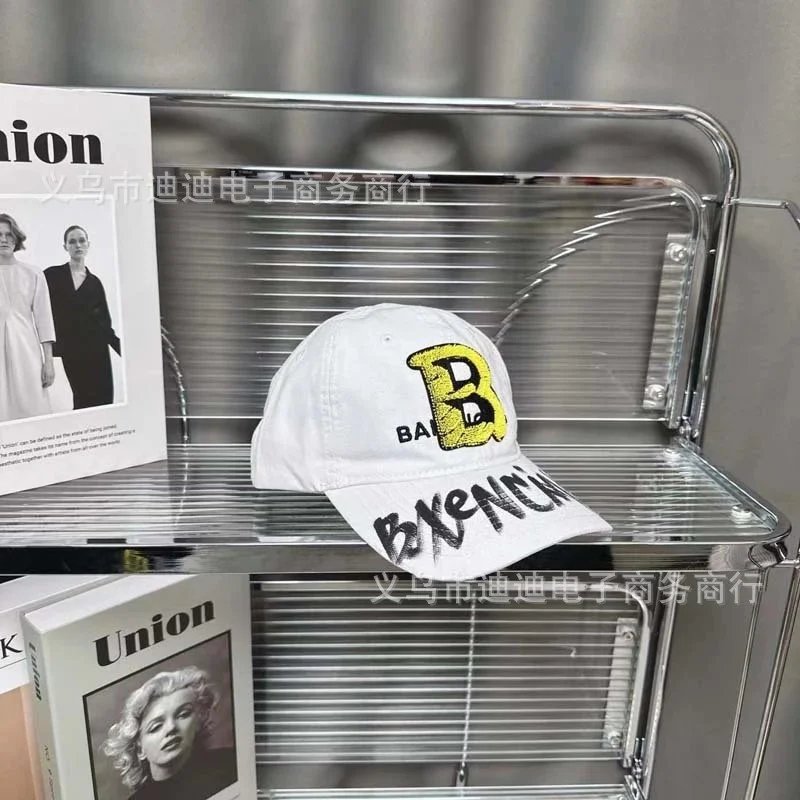 Balenciaga Logo Embroidered Baseball Caps — Black and White product photo 4