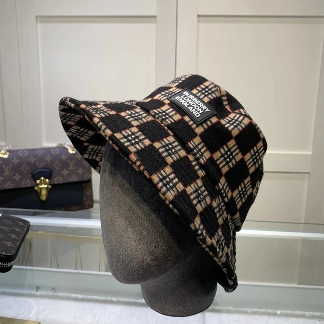 Burberry Classic Check Bucket Hat Black Beige - 1