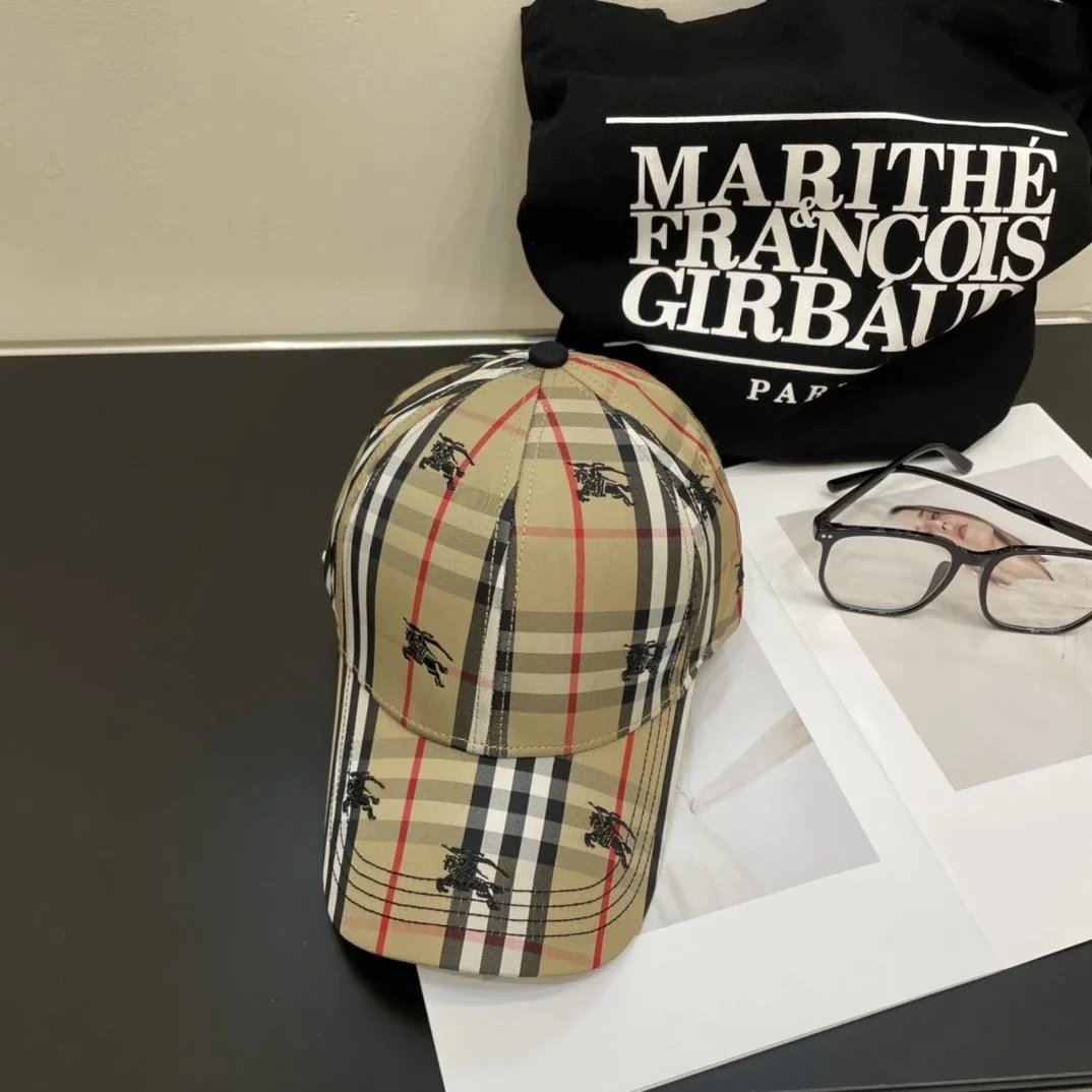 Burberry Check Print Equestrian Knight Baseball Cap Beige - 1