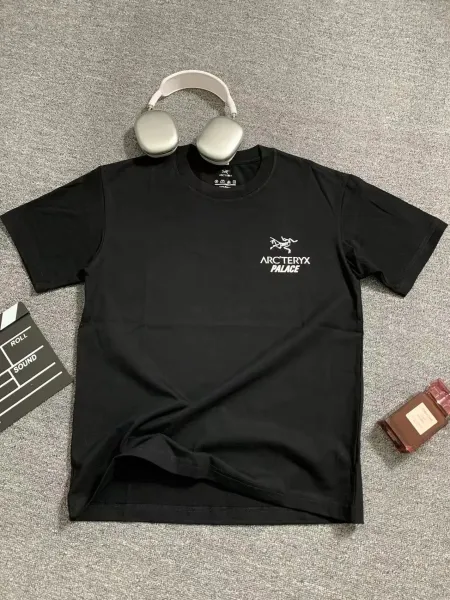 A Bathing Ape x Elk Ridge Black Graphic T-Shirt - 9