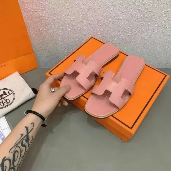 Hermès Oran Slide Sandals Pink Leather Slippers - 1