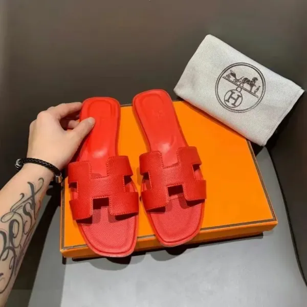 Hermès Oran Sandals Rouge Vif Slippers - 1