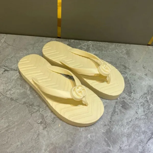 Gucci GG Marmont Flip-Flops Beige Sandals - 1