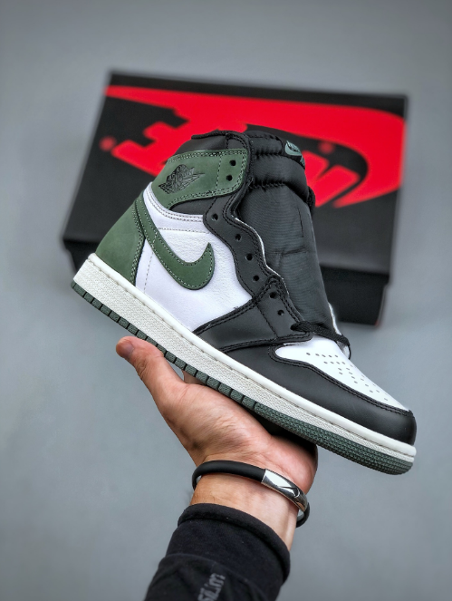 Air Jordan 1 High OG Pine Green Sneakers - 8