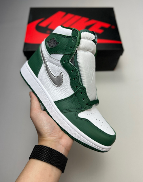Air Jordan 1 High OG Pine Green Sneakers - 9