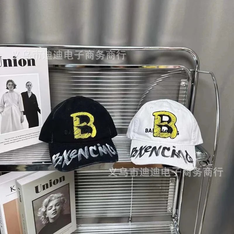 Balenciaga Logo Embroidered Baseball Caps — Black and White product photo 2