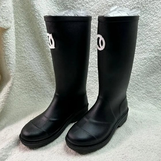 秋冬小香风靴子女中高筒防滑外穿雨靴不过膝女靴中古黑色马丁靴