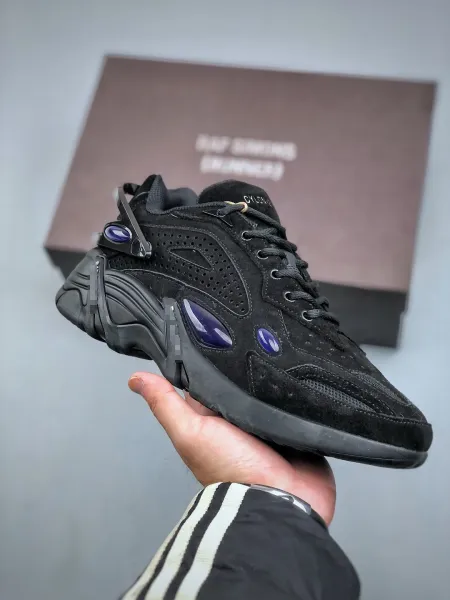 Design Raf Simons Ozweego Black Glow-in-the-Dark Sneakers Chunky Sneakers - 8