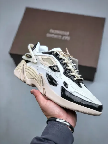 Design Raf Simons Ozweego Black Glow-in-the-Dark Sneakers Chunky Sneakers - 10