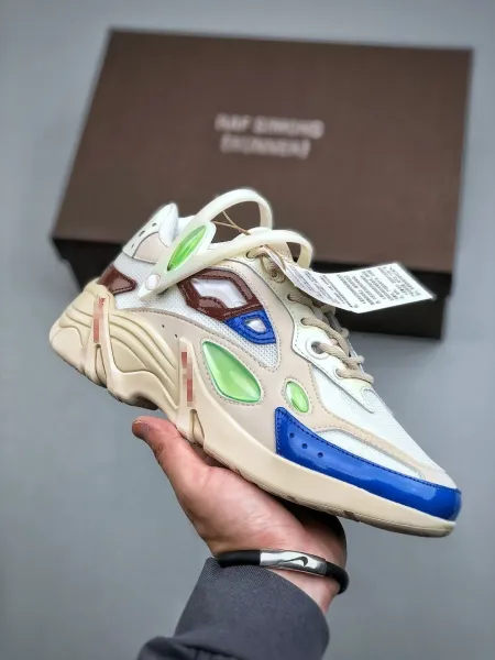 Design Raf Simons Ozweego Black Glow-in-the-Dark Sneakers Chunky Sneakers - 11