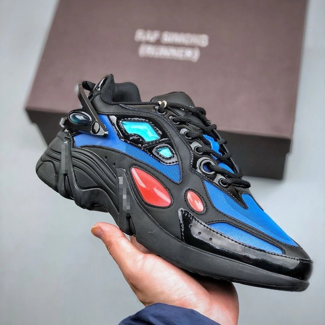 Raf Simons Multiple models: Antei, Cylon, Ozweego image 4