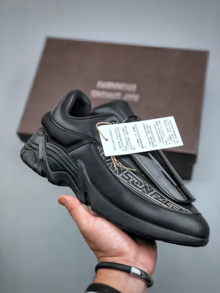 Design Raf Simons Ozweego Black Glow-in-the-Dark Sneakers Chunky Sneakers - 19