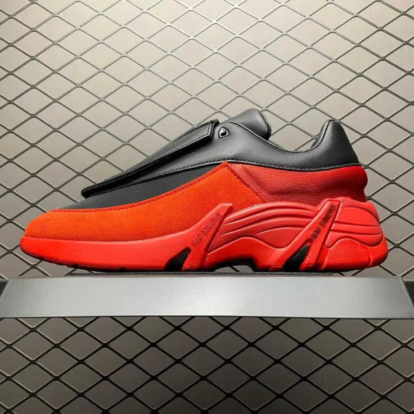 Design Raf Simons Ozweego Black Glow-in-the-Dark Sneakers Chunky Sneakers - 22