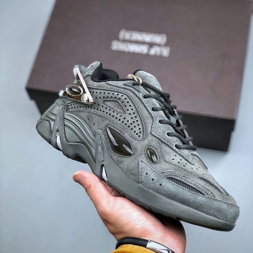 Raf Simons Multiple models: Antei, Cylon, Ozweego image 5