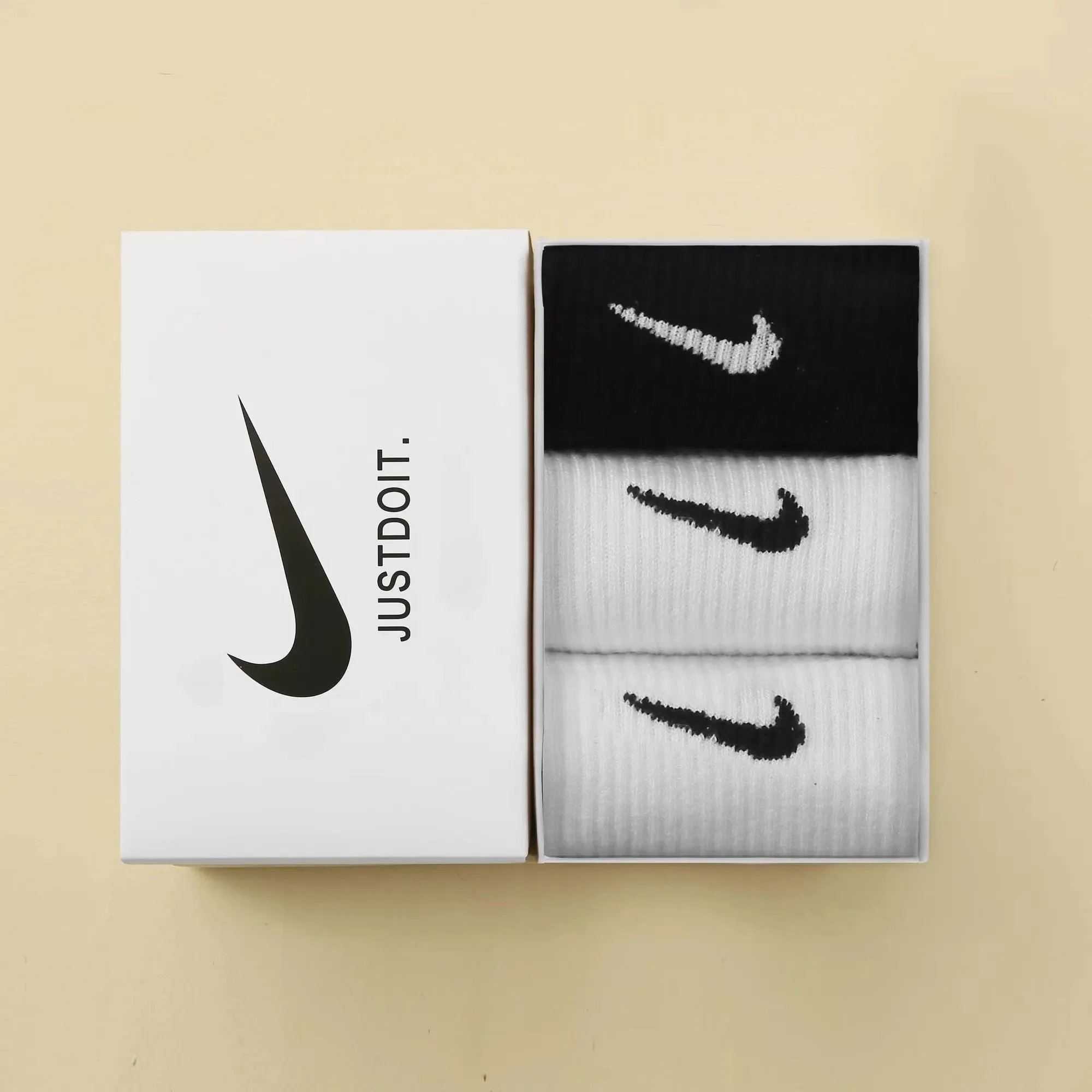 3-pair set (white + white + black)