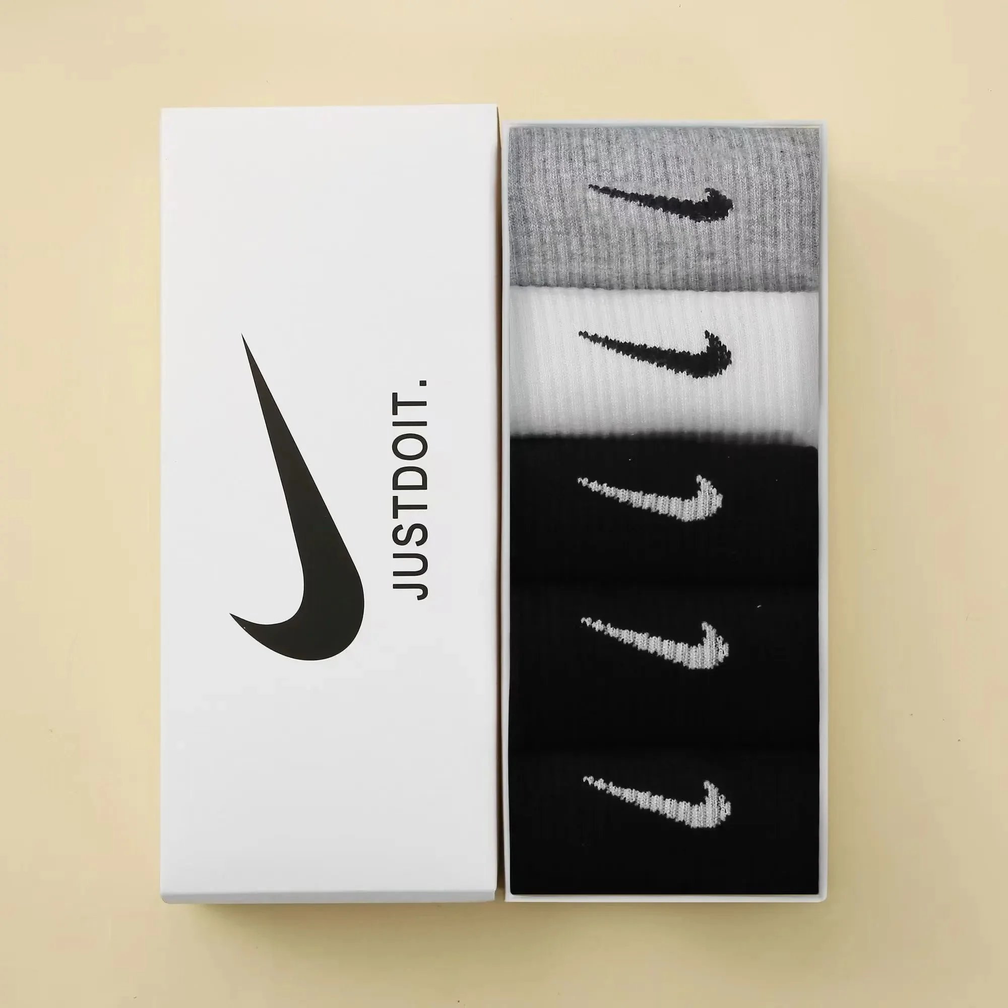 5-pair set (black + black + black + white + gray)