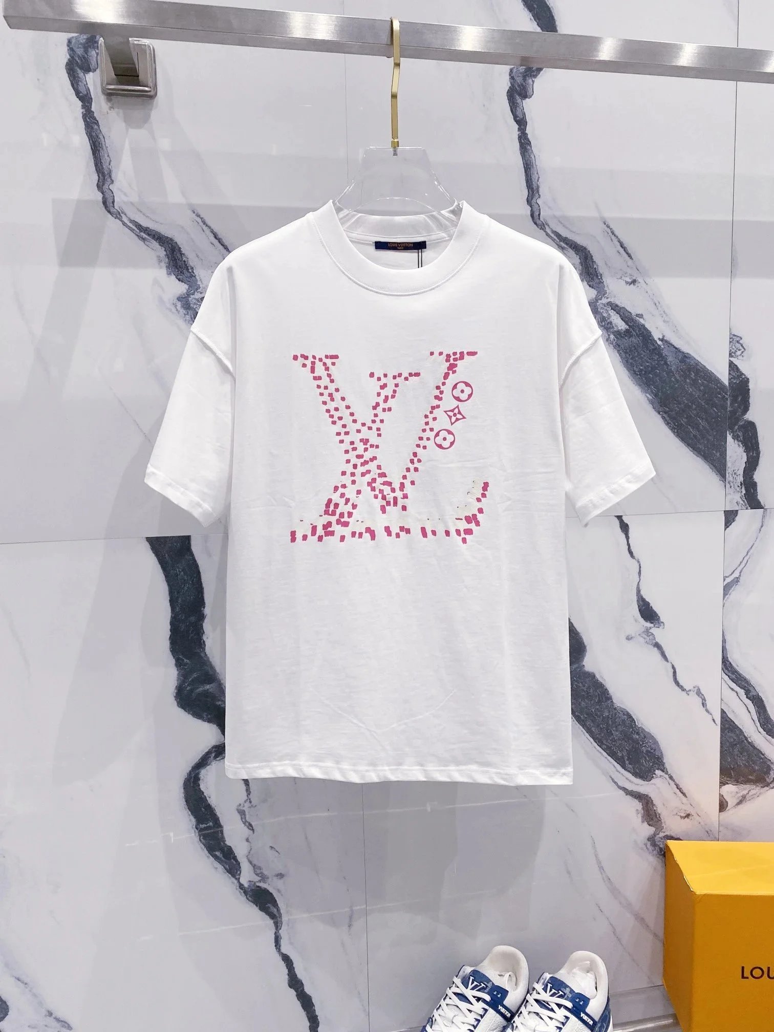 Louis Vuitton T-Shirts Short-Sleeve Logo and Monogram Designs — 10