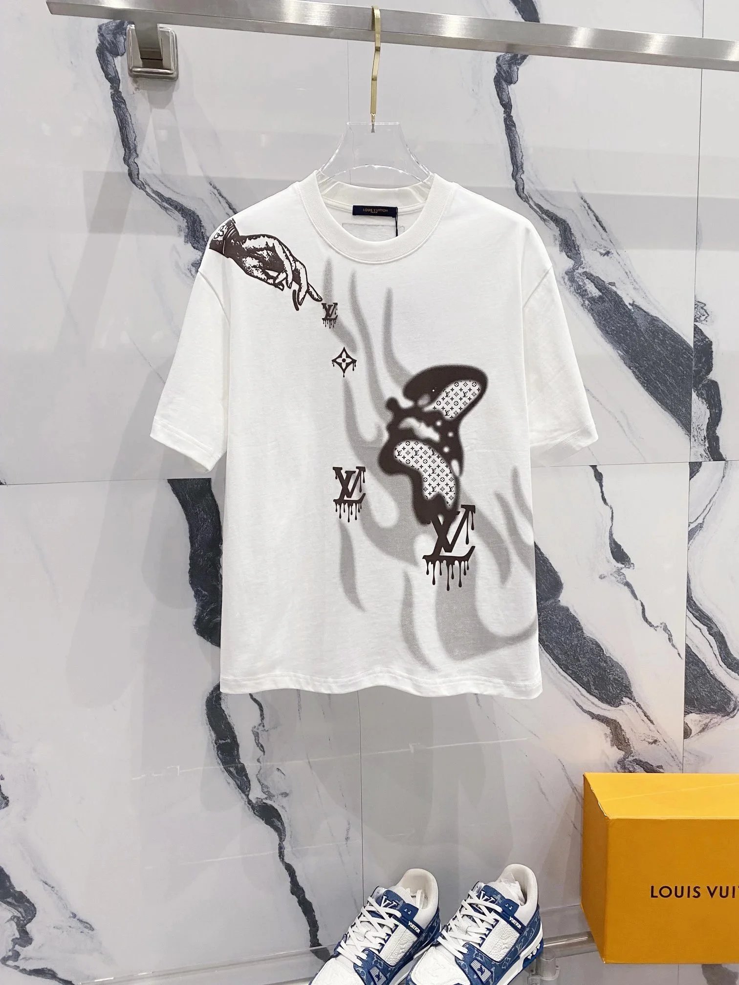 Louis Vuitton T-Shirts Short-Sleeve Logo and Monogram Designs — 38