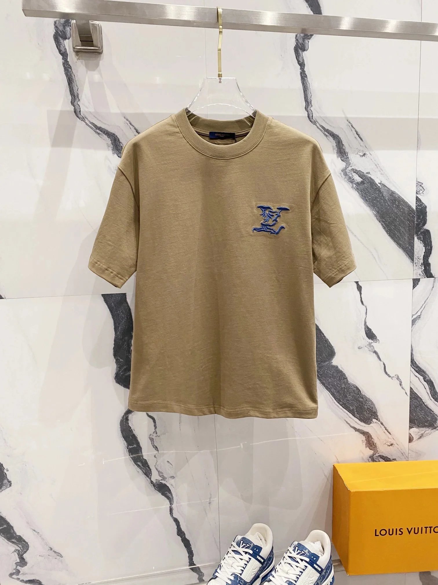 Louis Vuitton T-Shirts Short-Sleeve Logo and Monogram Designs — 26