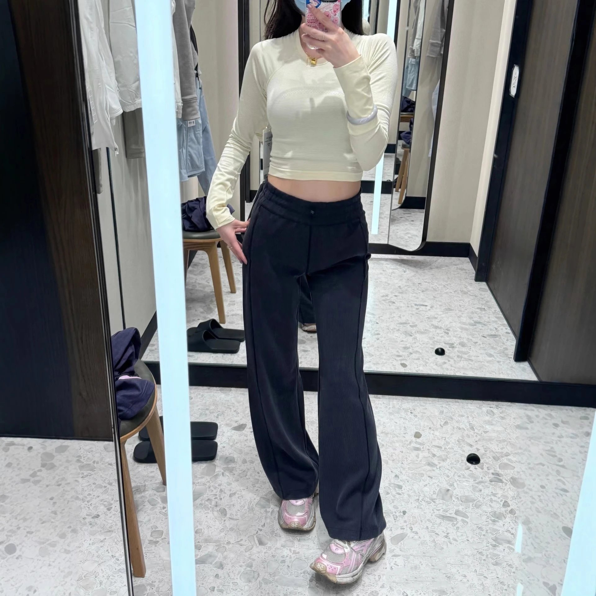 [Brand] Black Flared Track Pan