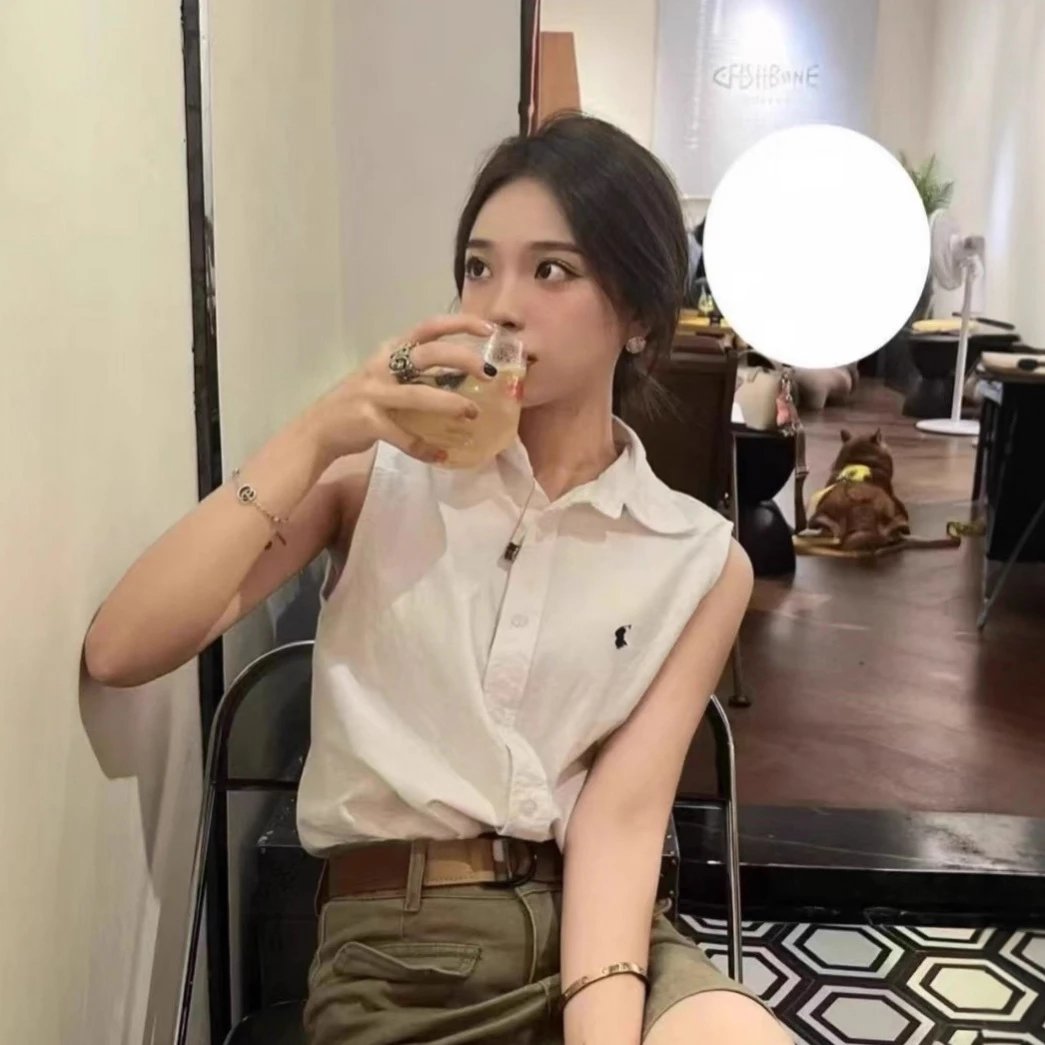 White Sleeveless Collar Shirt