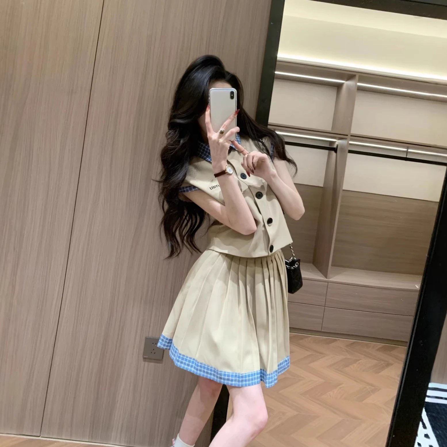 Beige Plaid Collar Pleated Ski