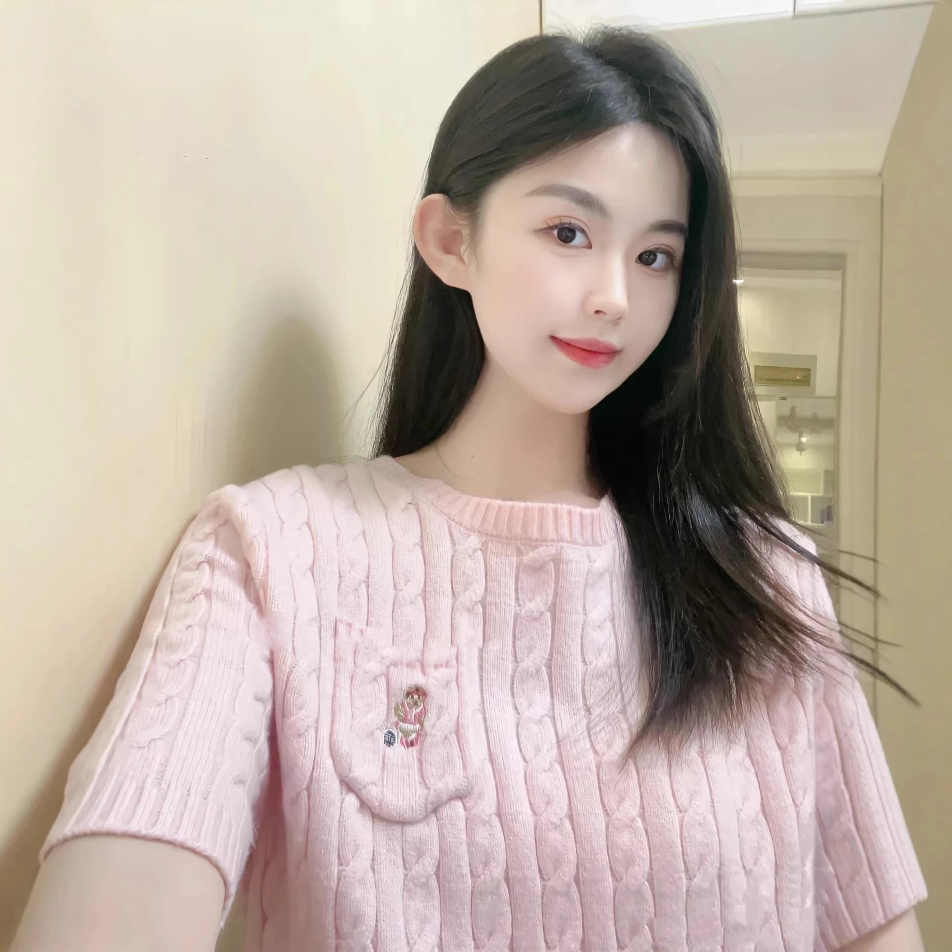 Unbranded Knitwear Cable-Knit Short-Sleeve Sweater with Embroidered Bear Pocket image 2