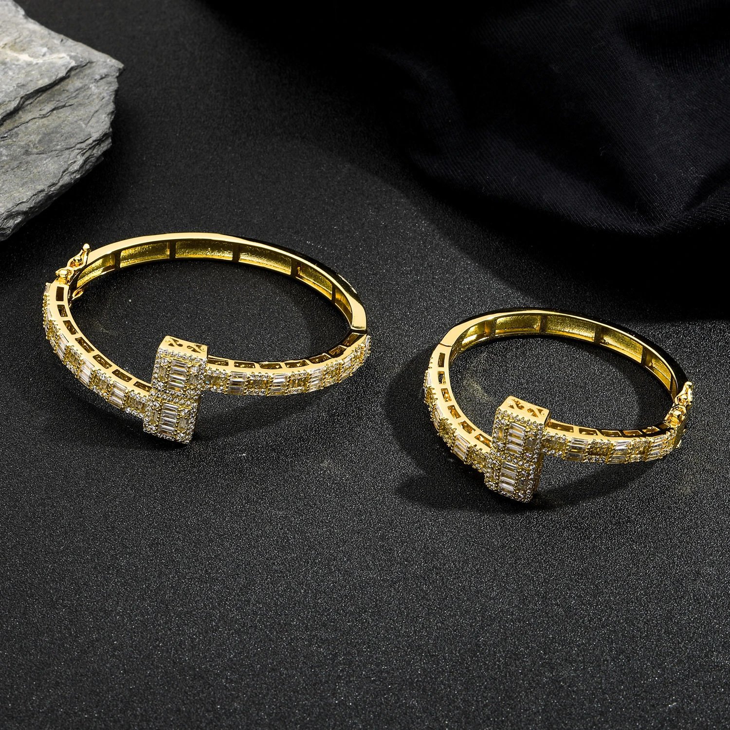 Stylish Athletic Jewelry Hand Cuff