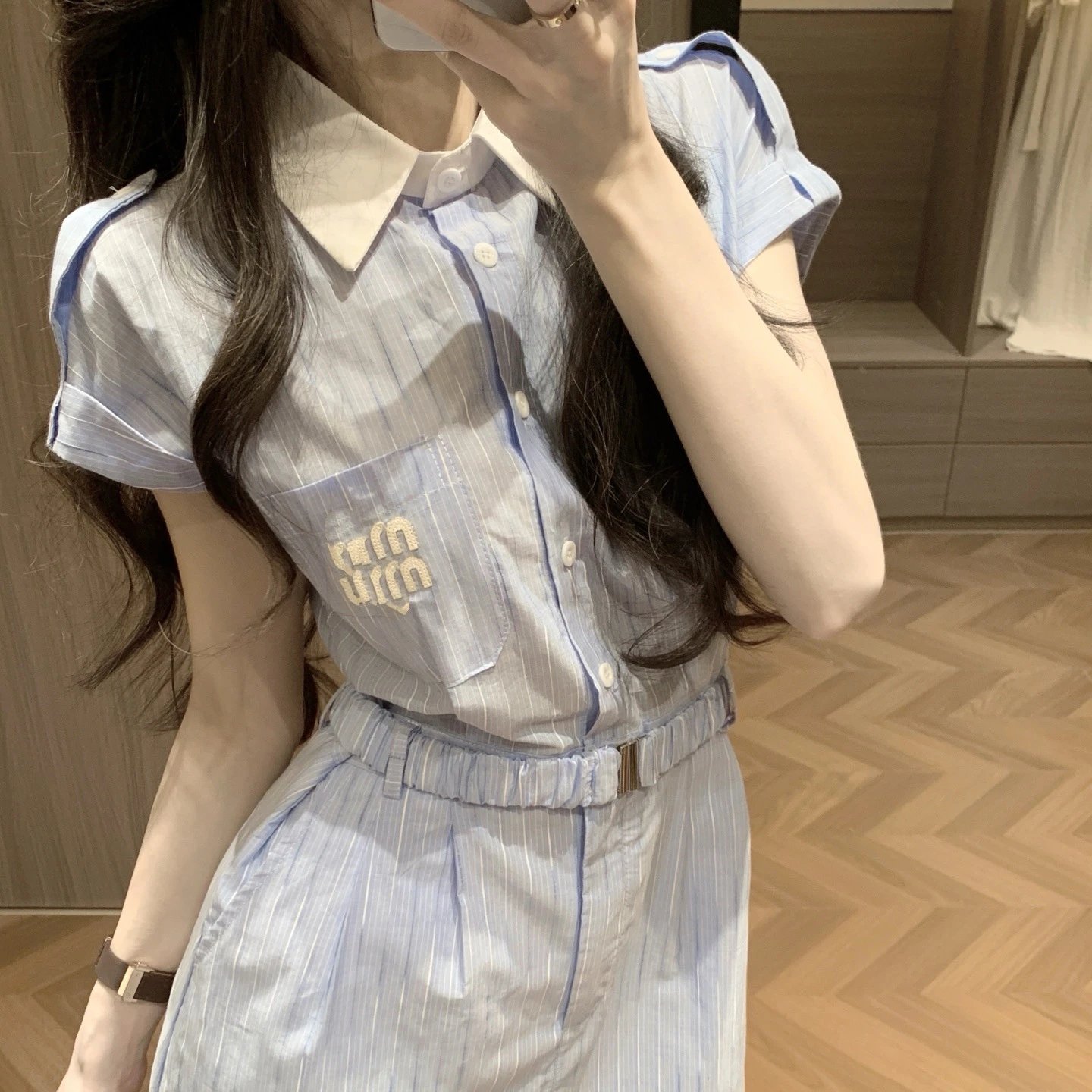 现货MU家新款法式优雅时尚竖条纹短袖泡泡袖连衣裙显瘦气质设计