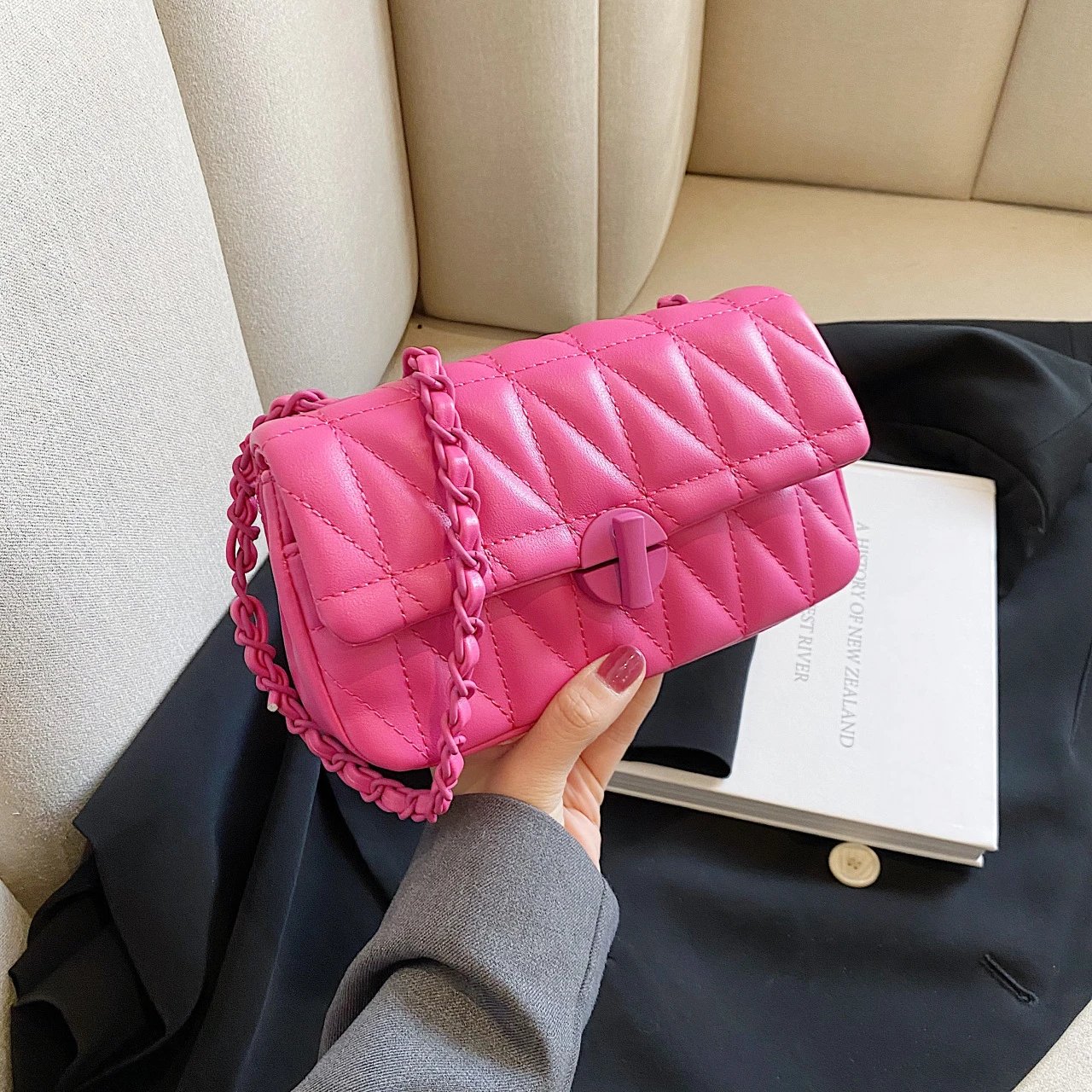2024 Fashion Soft Leather Chain Shoulder Bag