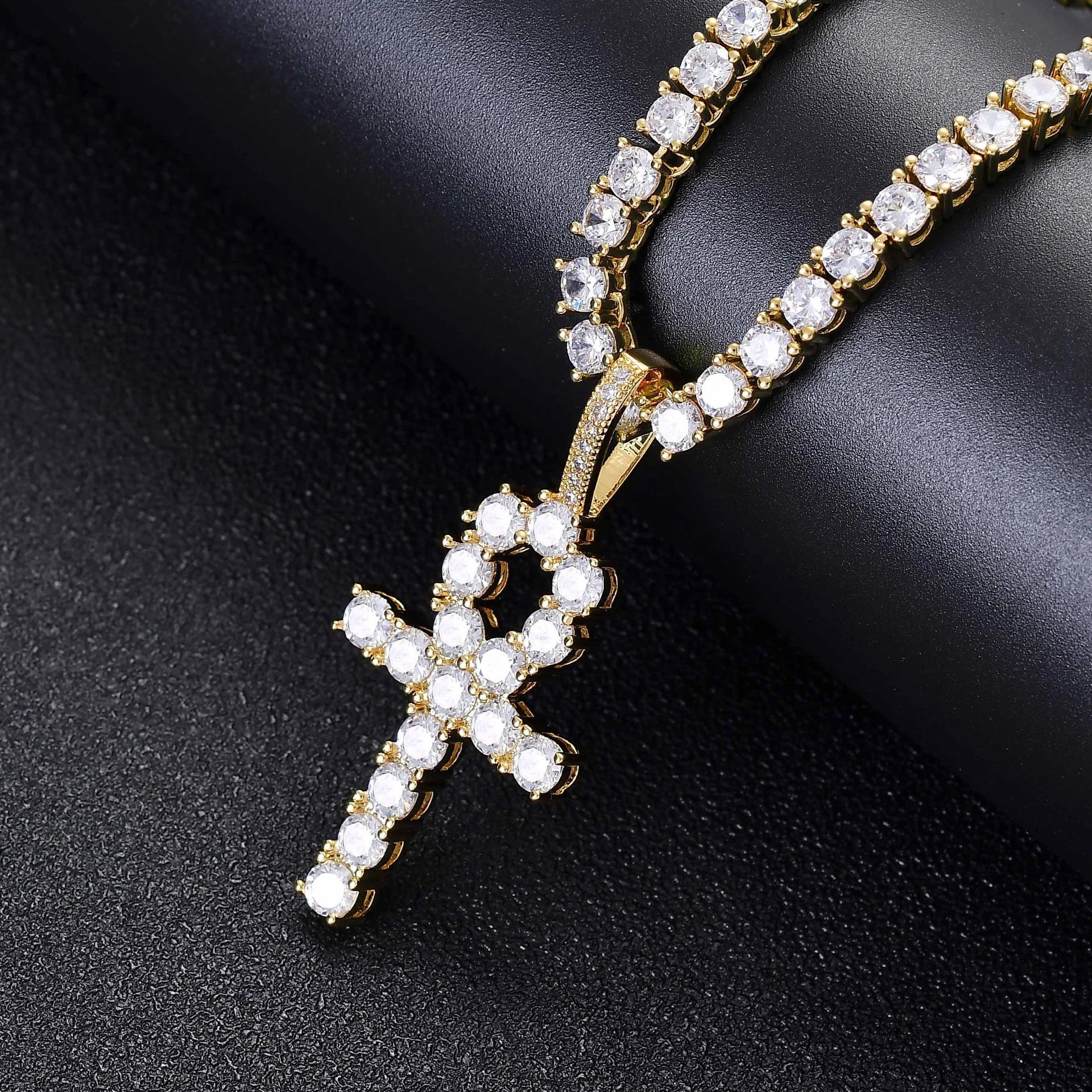Anhe Key Pendant