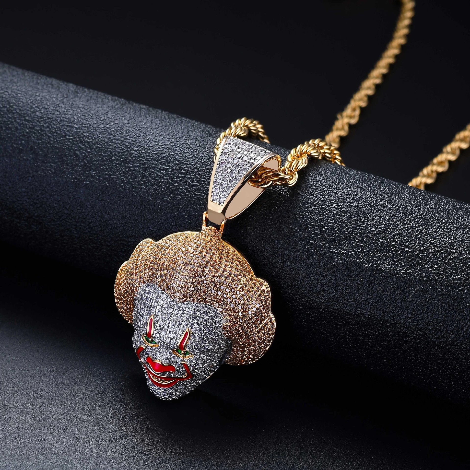 Crazy Amazon Hot Selling Celebrity Pendant Cha