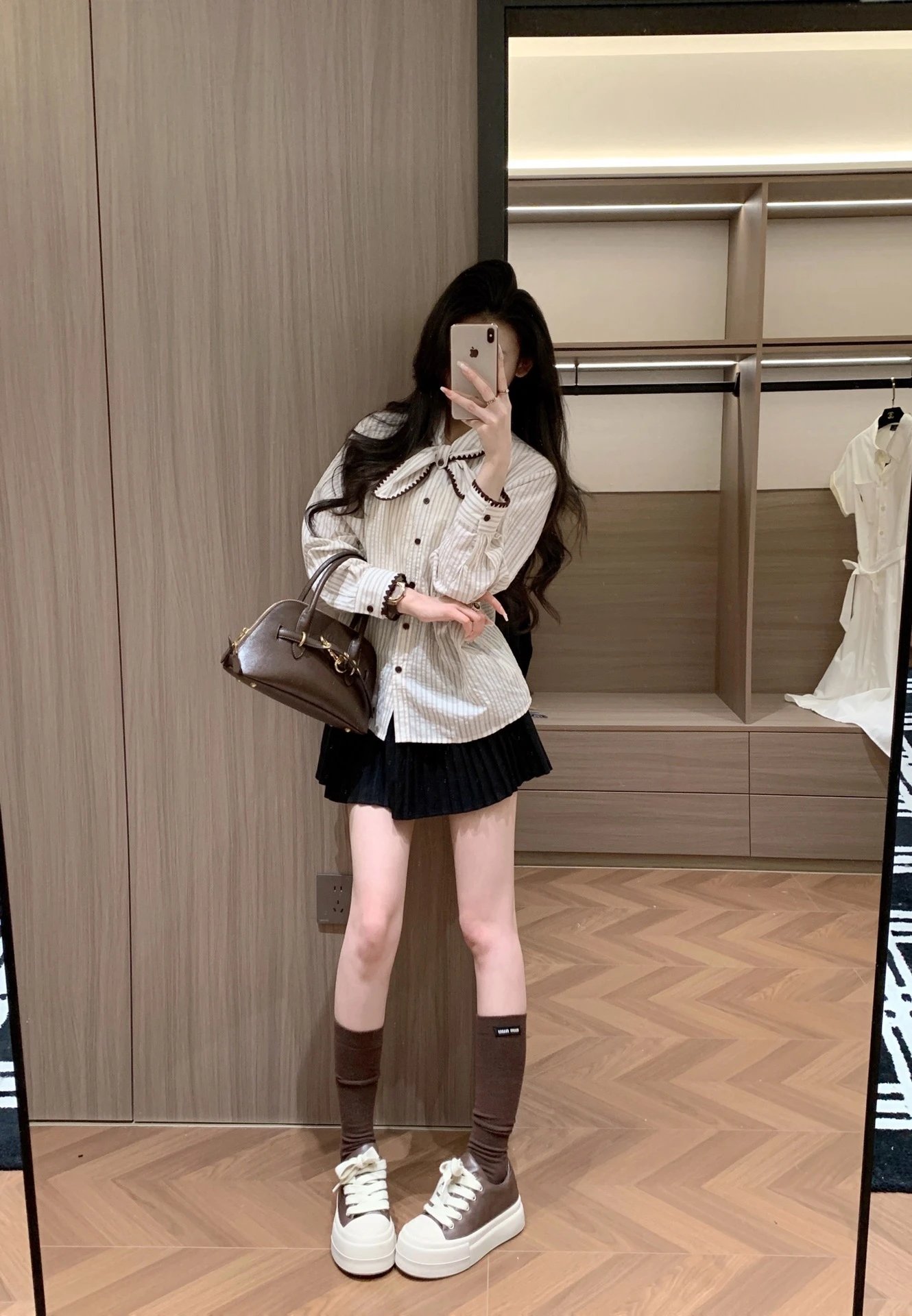 Design Striped Bow-Neck Shirt with Scallop Trim in Beige and Black Pleated Skirt - 4