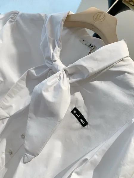 Design Bow-Neck Shirt White + Pleated Skirt Beige Handbag - 7