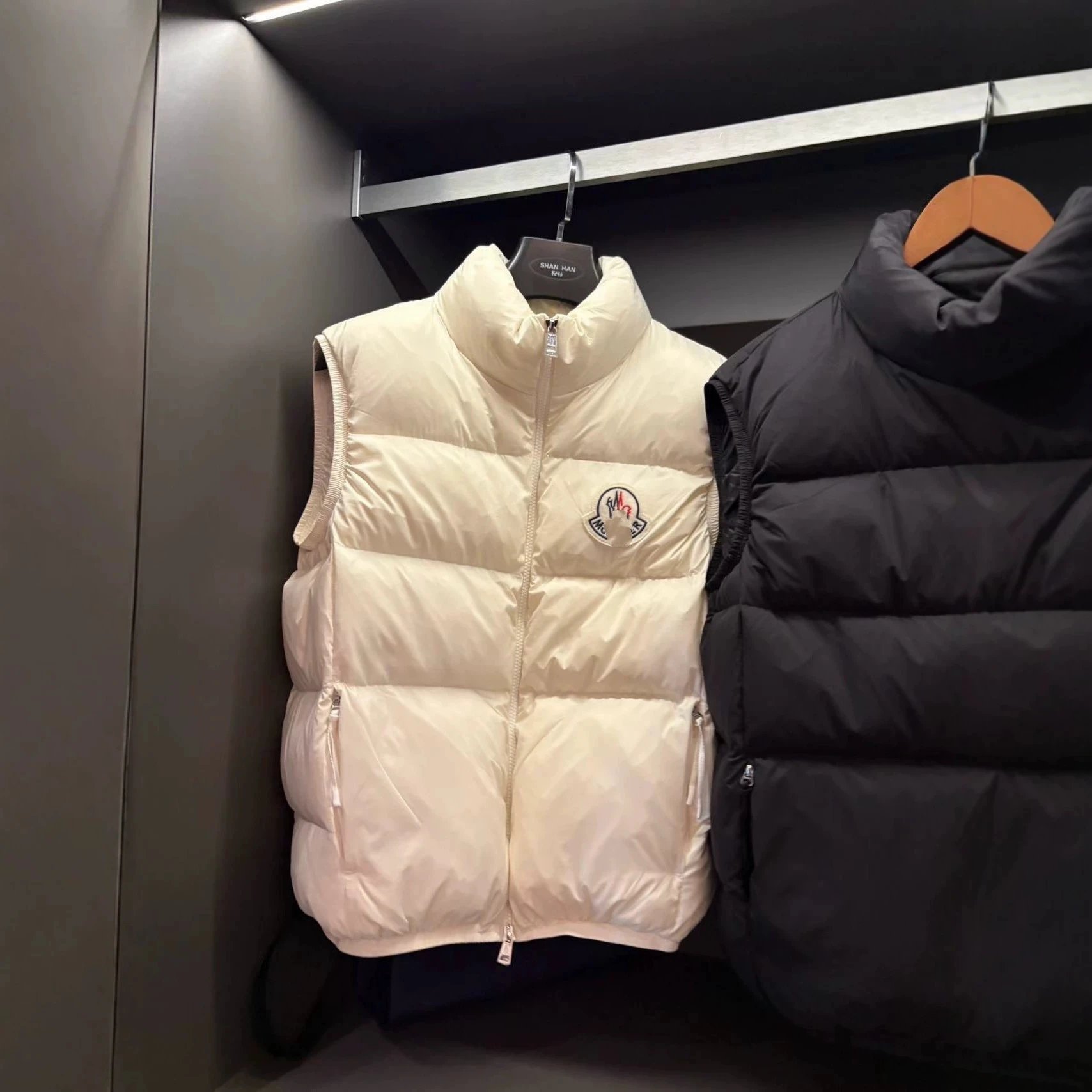High Quality Athletic Puffer Vest Cozy Jacket