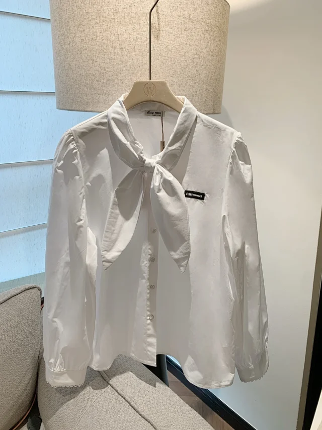 Unbranded Shirts Bow-collar button-front shirt with lace-trim cuffs product detail image 5