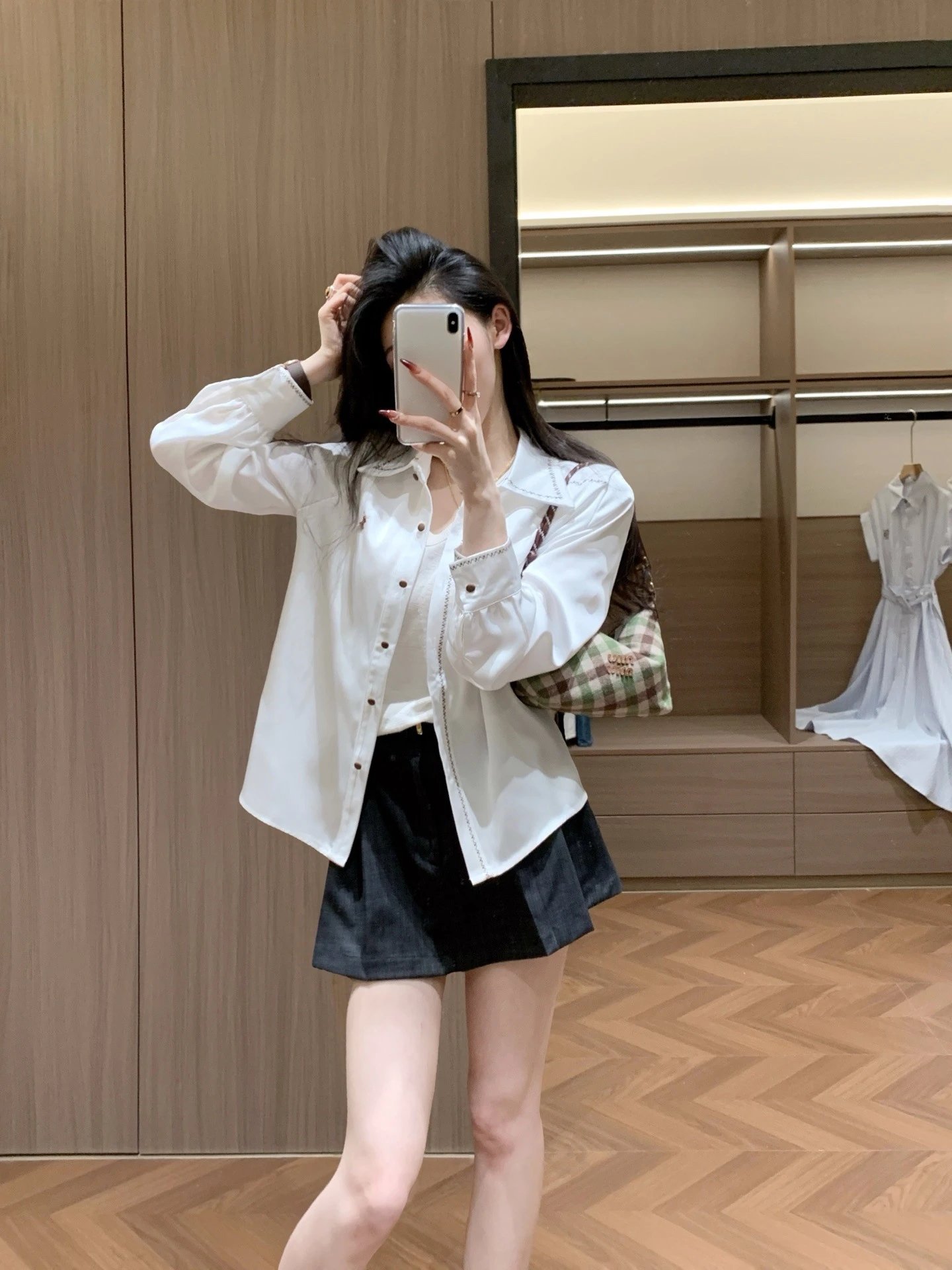 Design Embroidered Button-Down Shirt White Tops Shirt - 5