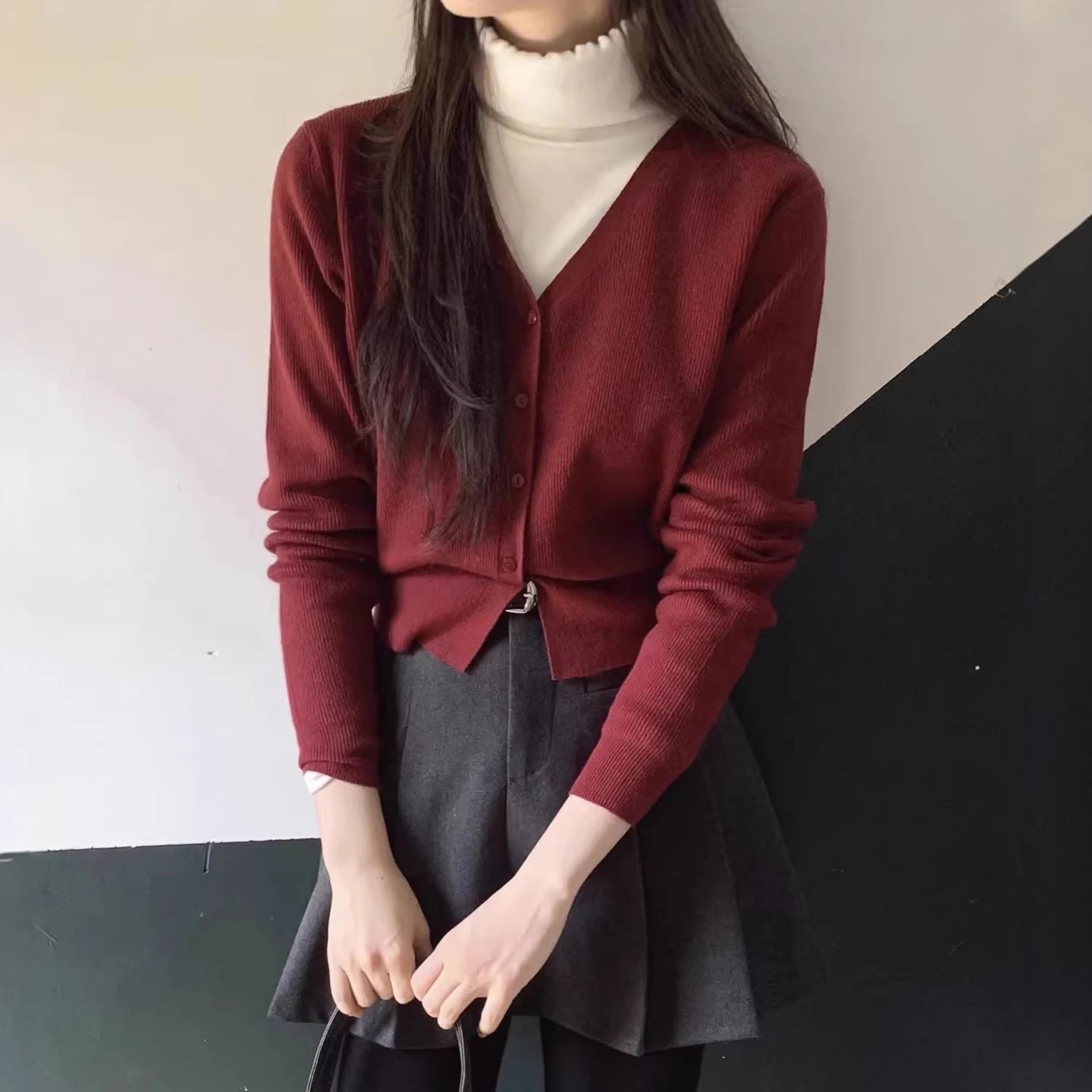 韩国小众高级感v领针织开衫女秋冬修身显瘦打底内搭毛衣别致上衣