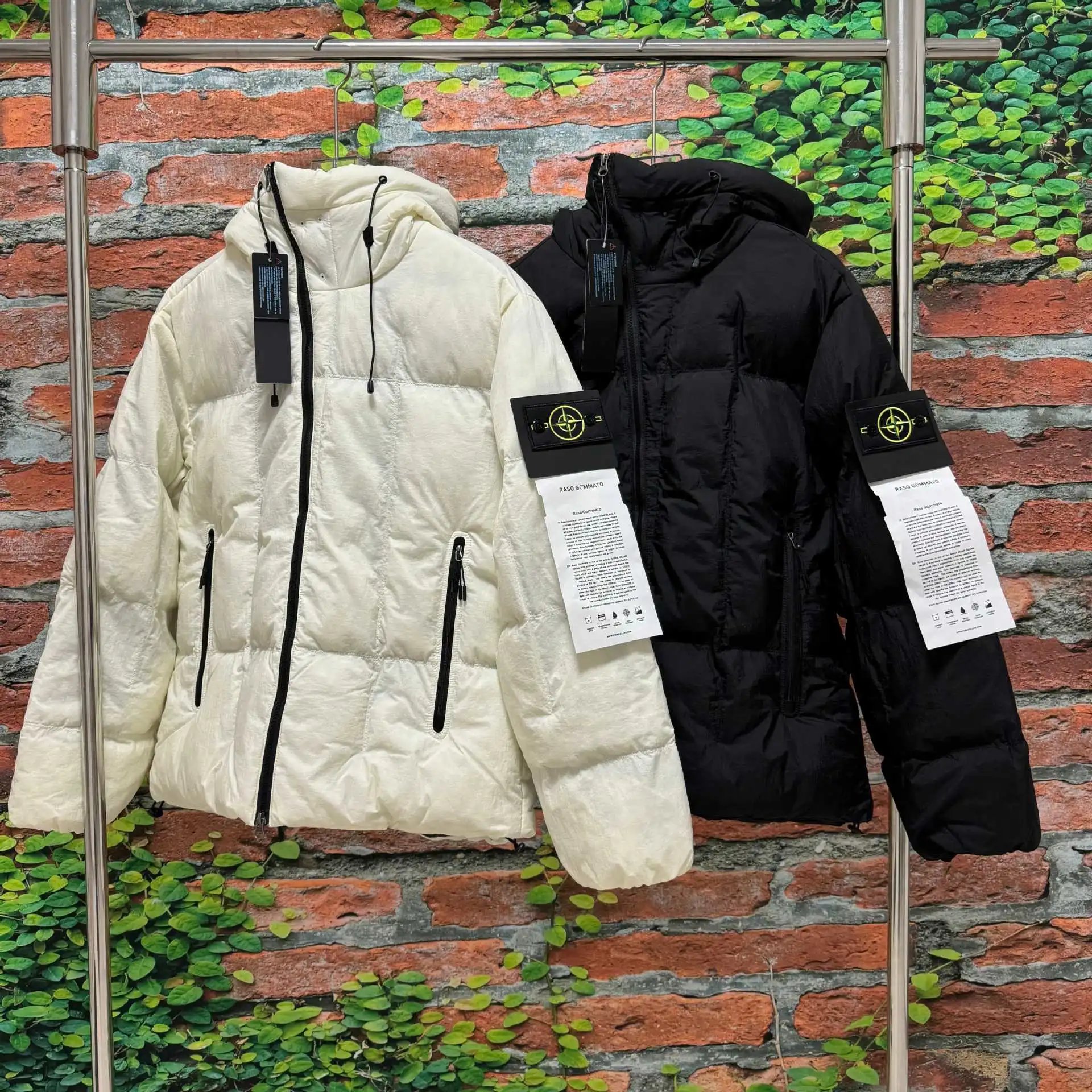 Stone Performance Athletic Hooded Puffer Jacke