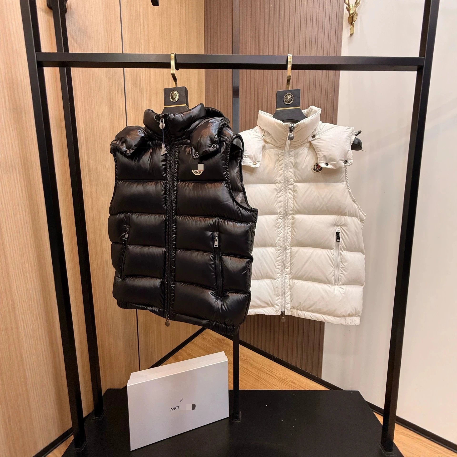 Mengjia Down Vest