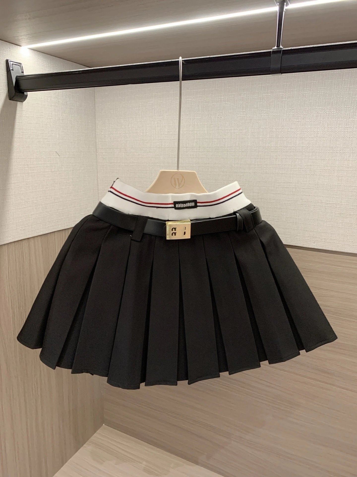 Thom Browne Pleated Skirt with Striped Waistband and Belt in White - 9