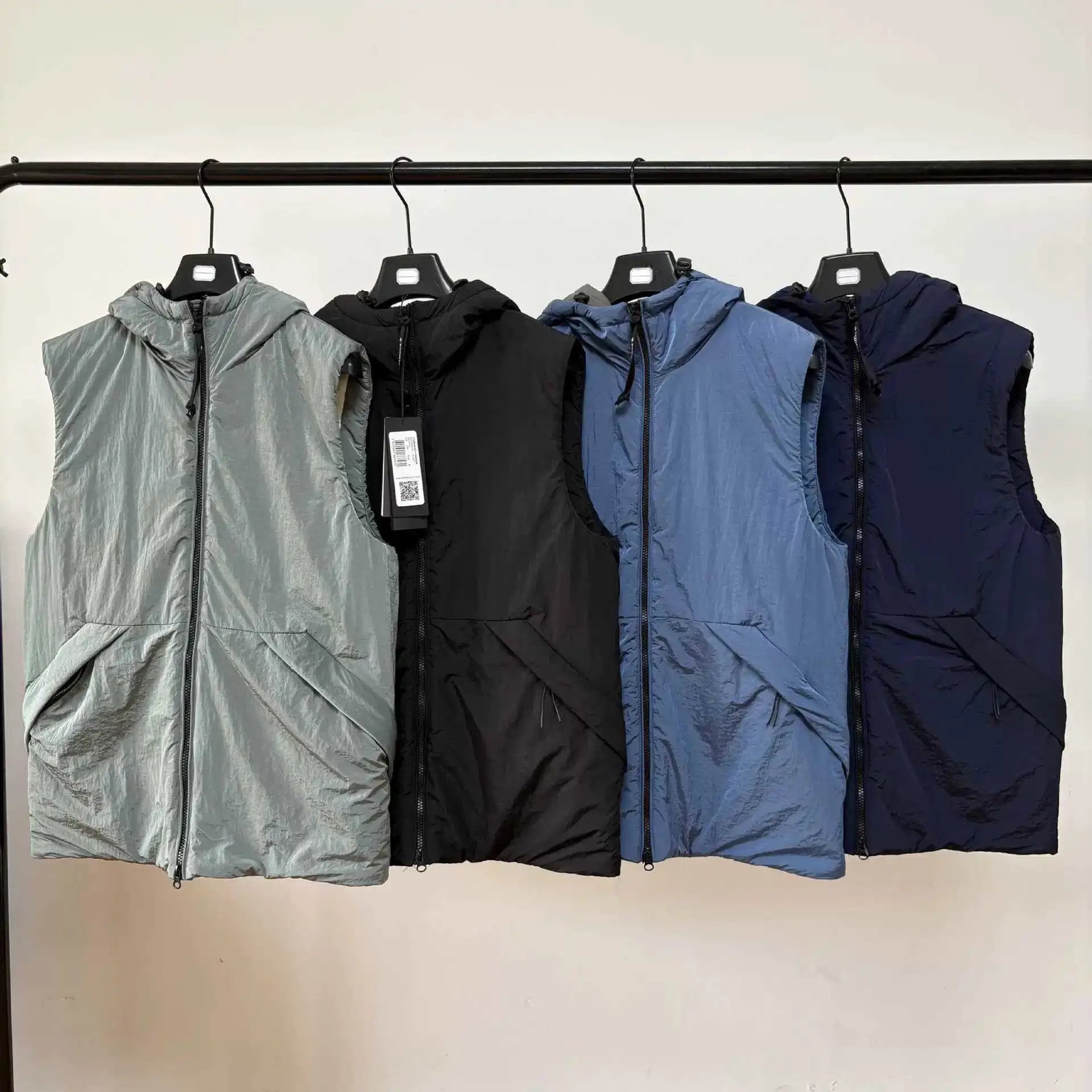 CP COMPANY Performance Athletic Hooded Vest
