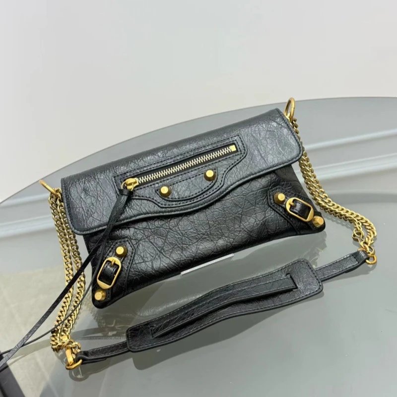 B Brand New Leather Chunky Motorcycle Bag Vint