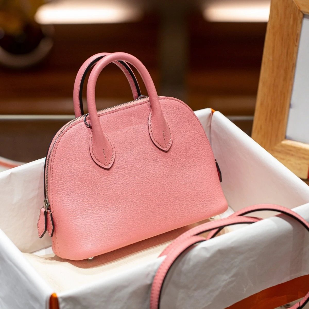 Leather Mini Shell Bag Handmade Wax Line Train