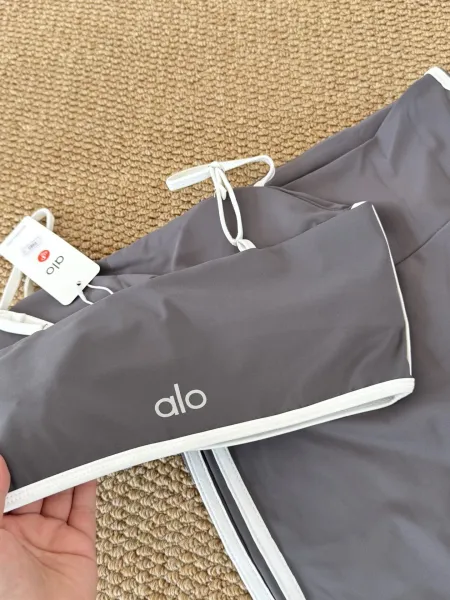Alo Yoga High-Waisted Stripe Leggings and Sports Bra Set in Navy, Black, and Gray Activewear - 6